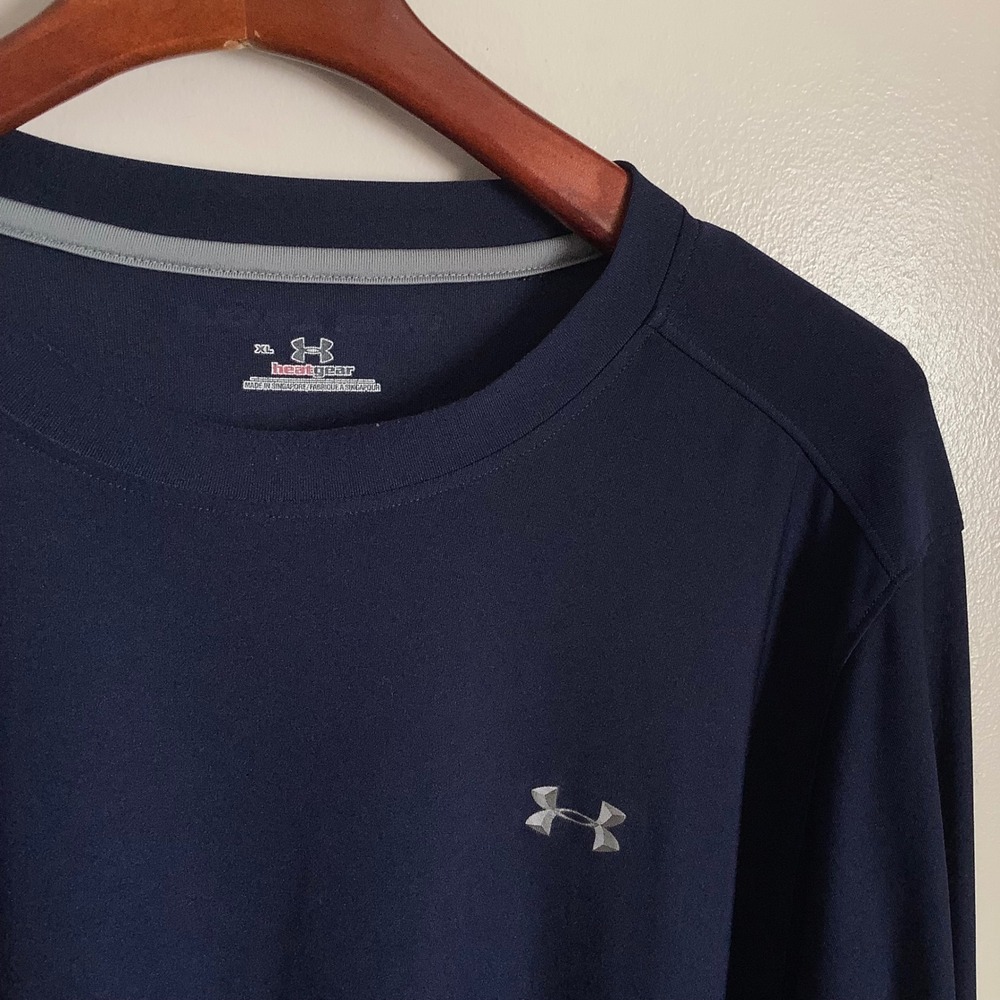 Under‎ Armour HeatGear Mens XL Navy Blue Long Sleeve Performance Training Shirt